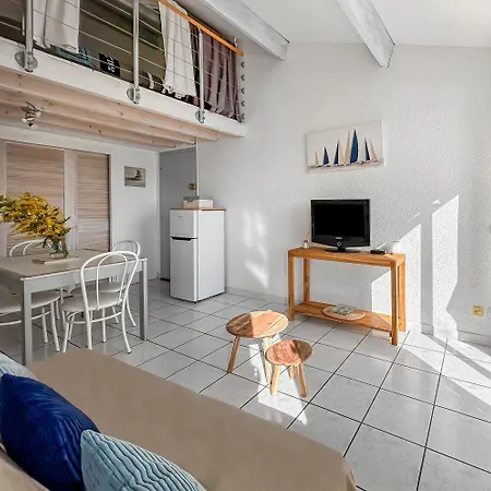 Sejour Bord De T3 Avec Piscine & Parking *